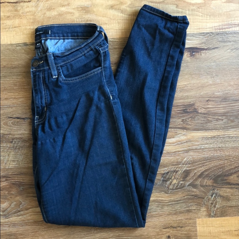 Mid Rise Skinny Jean